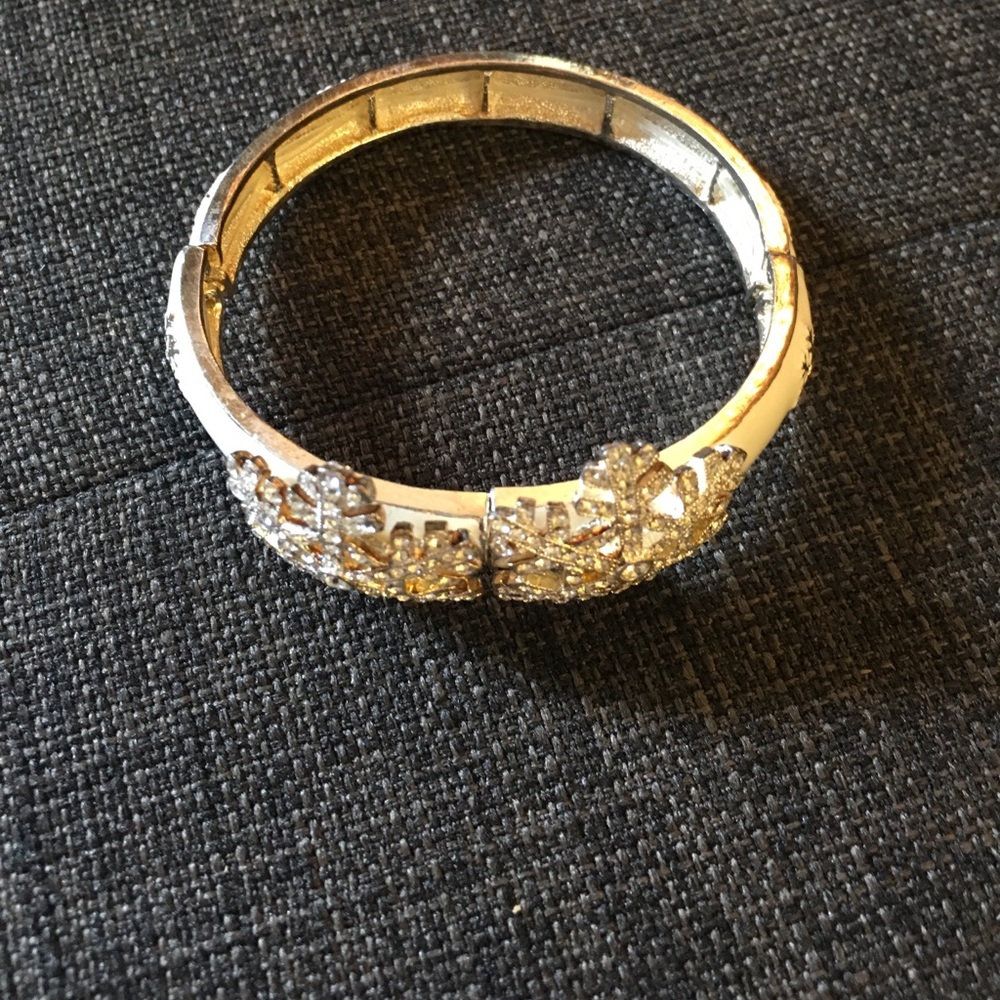 Snowflake Bracelet - Picture 5 of 5
